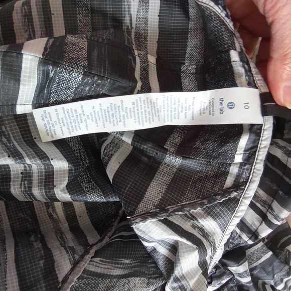 Lululemon Lab Assemblage Shell Coat - Picture 13 of 14